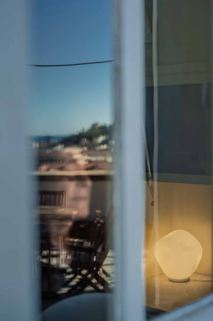 Foscarini Hoba midi dimmable, Tavolo