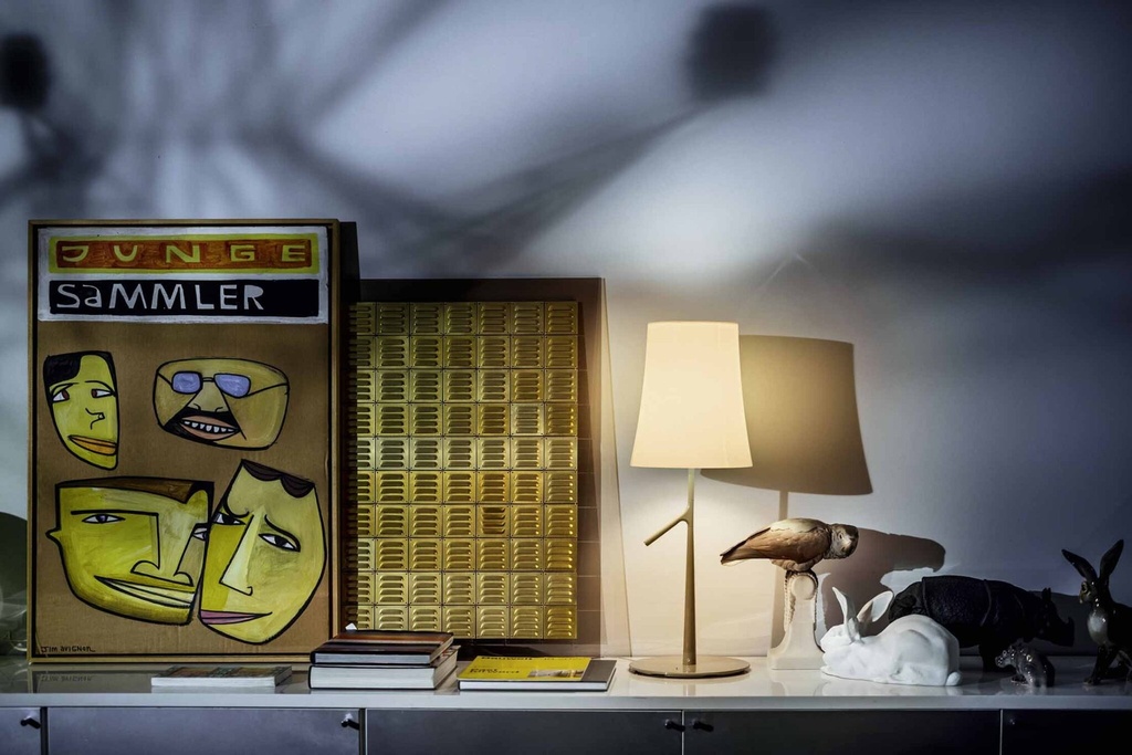 Foscarini Birdie LED piccola with touch dimmer, Tavolo